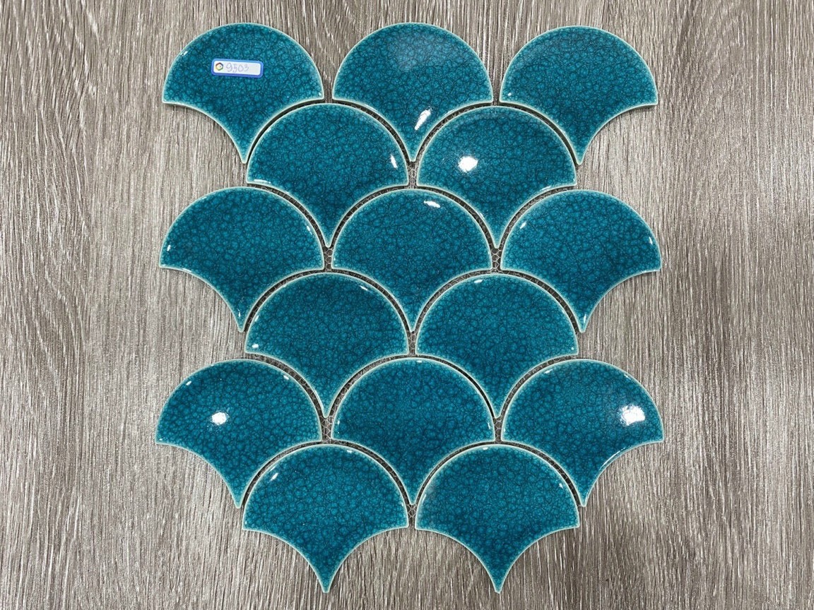 Gạch vảy cá men rạn xanh đậm