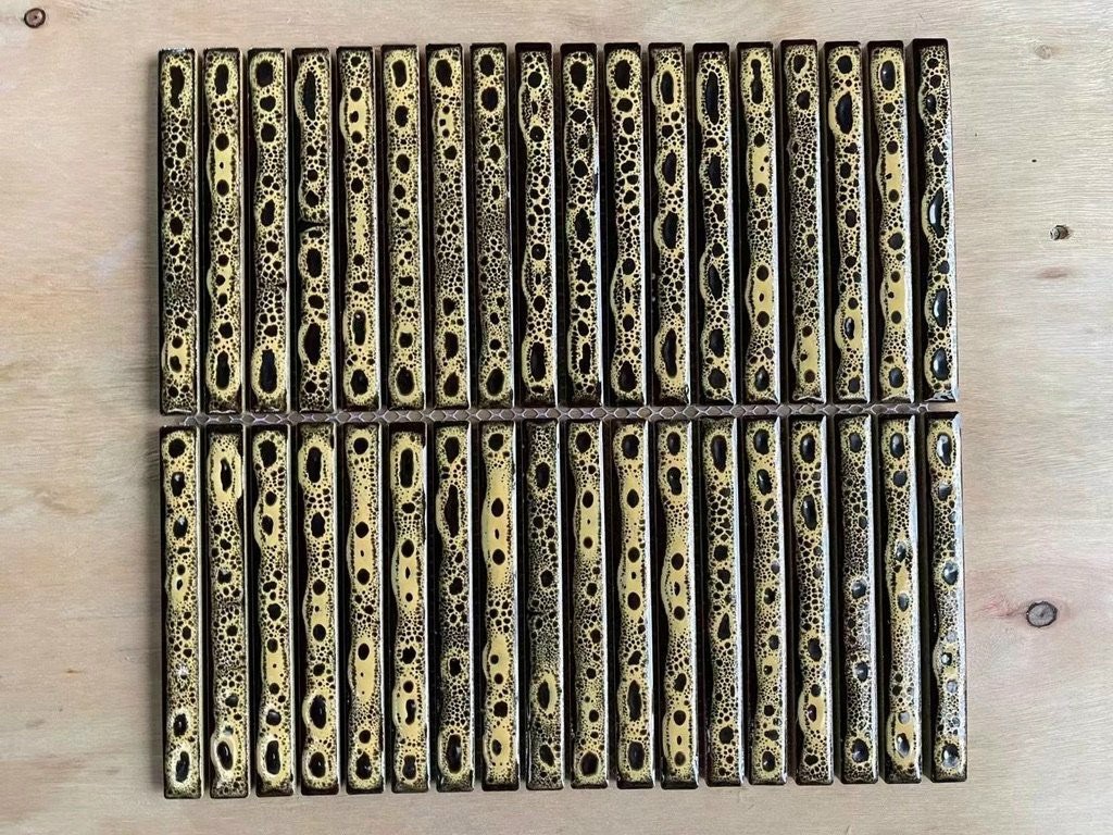 Gạch mosaic thẻ đũa hình da beo vàng