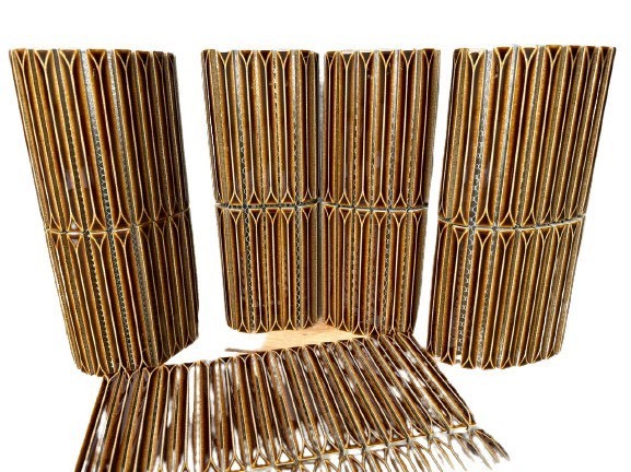 Gạch mosaic que đũa kẻ sóng vàng