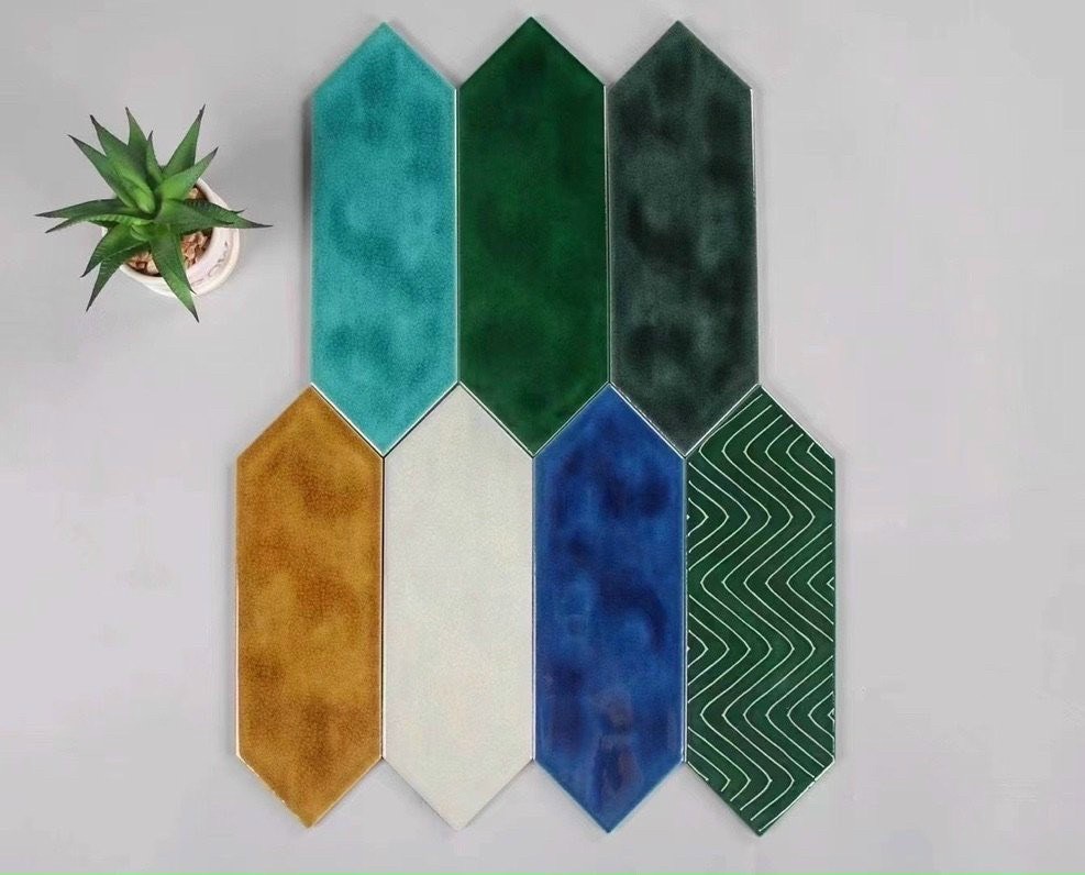 Gạch thẻ men rạn hình mũi tên