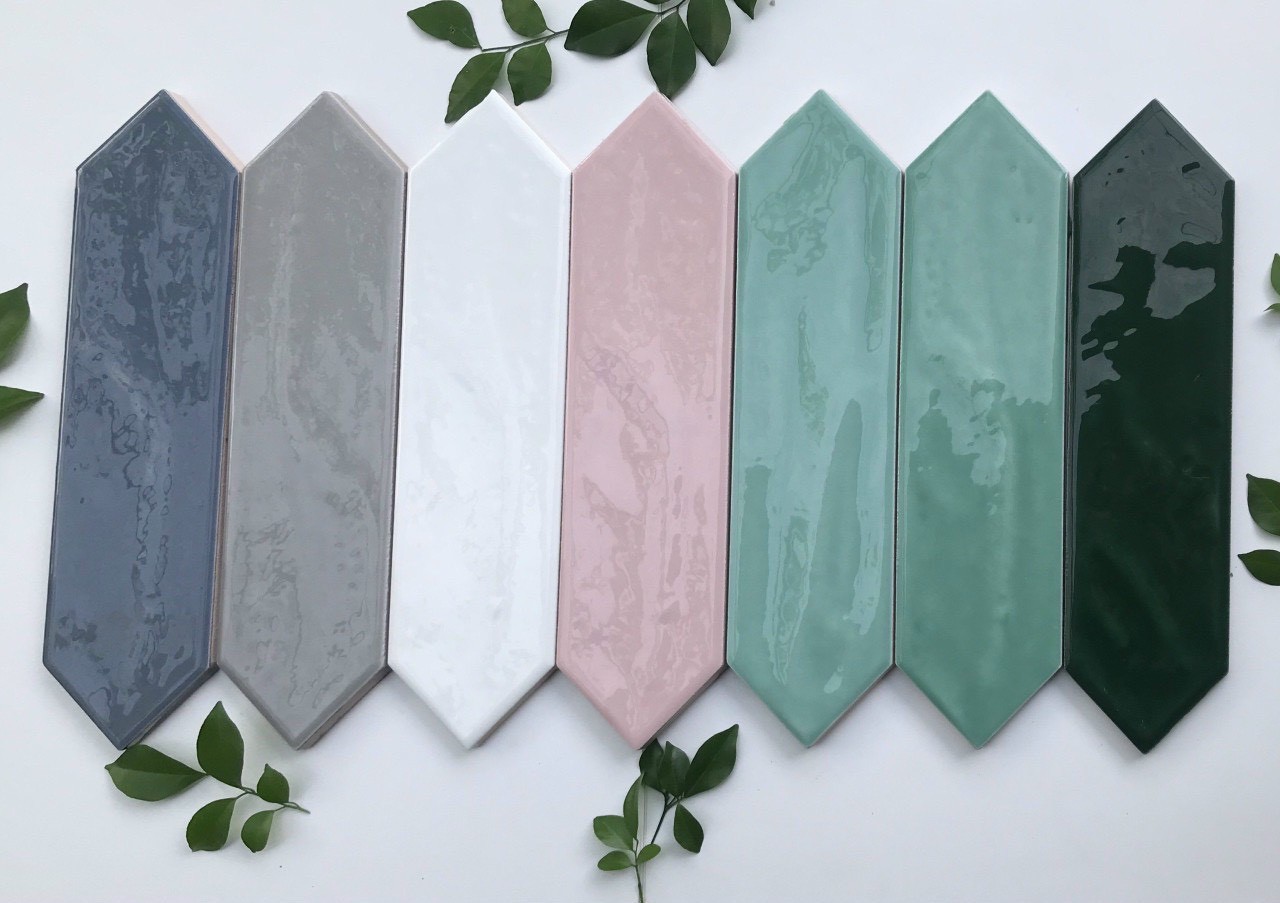 Gạch thẻ lượn sóng hình mũi tên