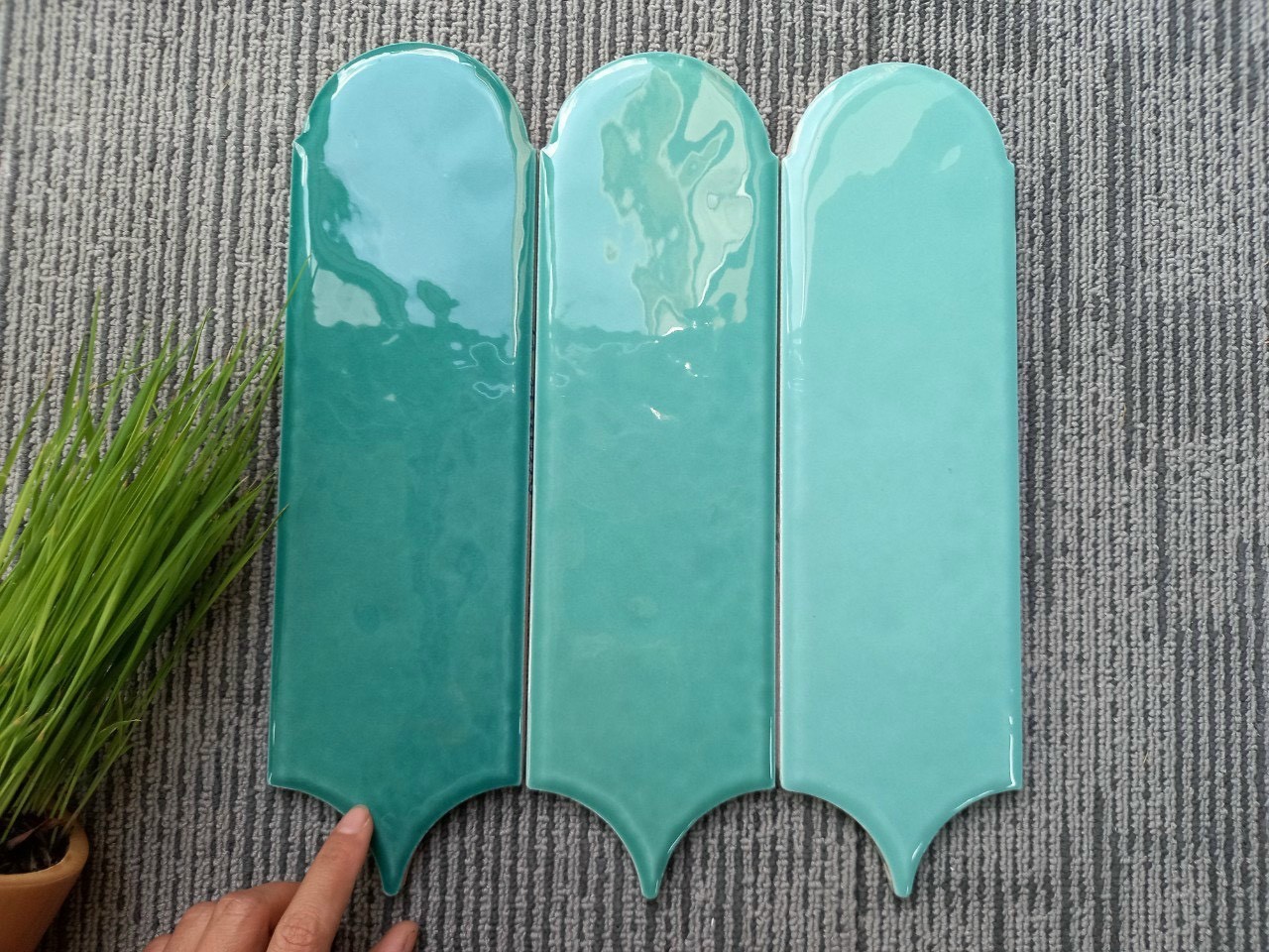 Gạch thẻ lông vũ xanh lam